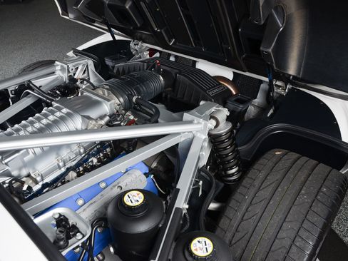 Used 2006 Ford GT RWD image 38