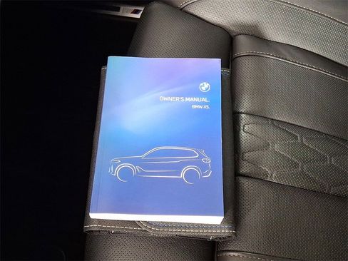 Certified 2024 BMW X5 xDrive40i w/ Executive Package image 27