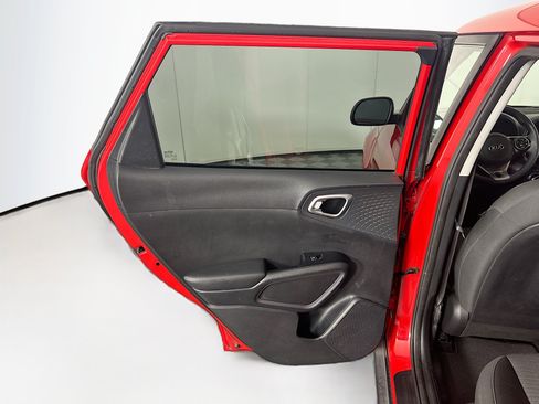 Used 2020 Kia Soul S FWD image 25