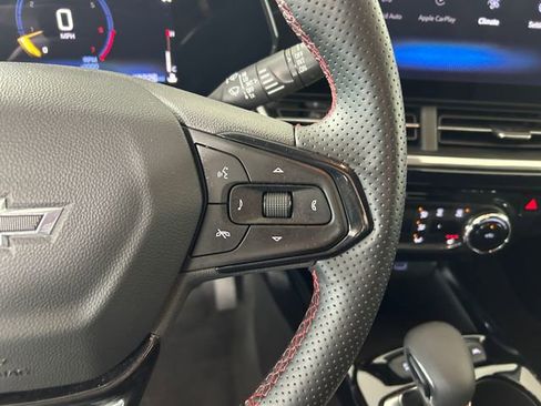 Used 2025 Chevrolet Trax RS image 17