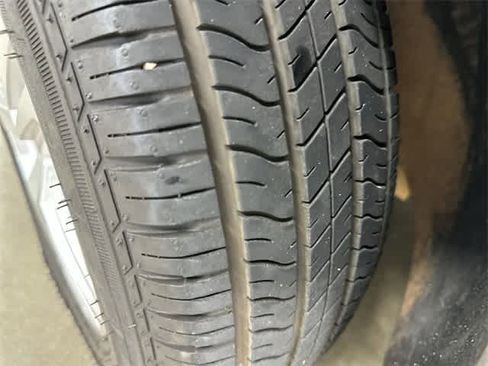 Used 2020 GMC Terrain SLE w/ Driver Convenience Package image 29