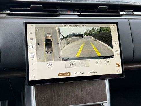 Certified 2025 Land Rover Range Rover SE AWD/4WD image 25