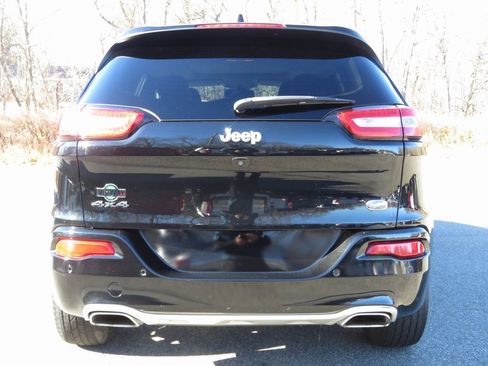 Used 2018 Jeep Cherokee Overland w/ Heavy Duty Protection Group image 7