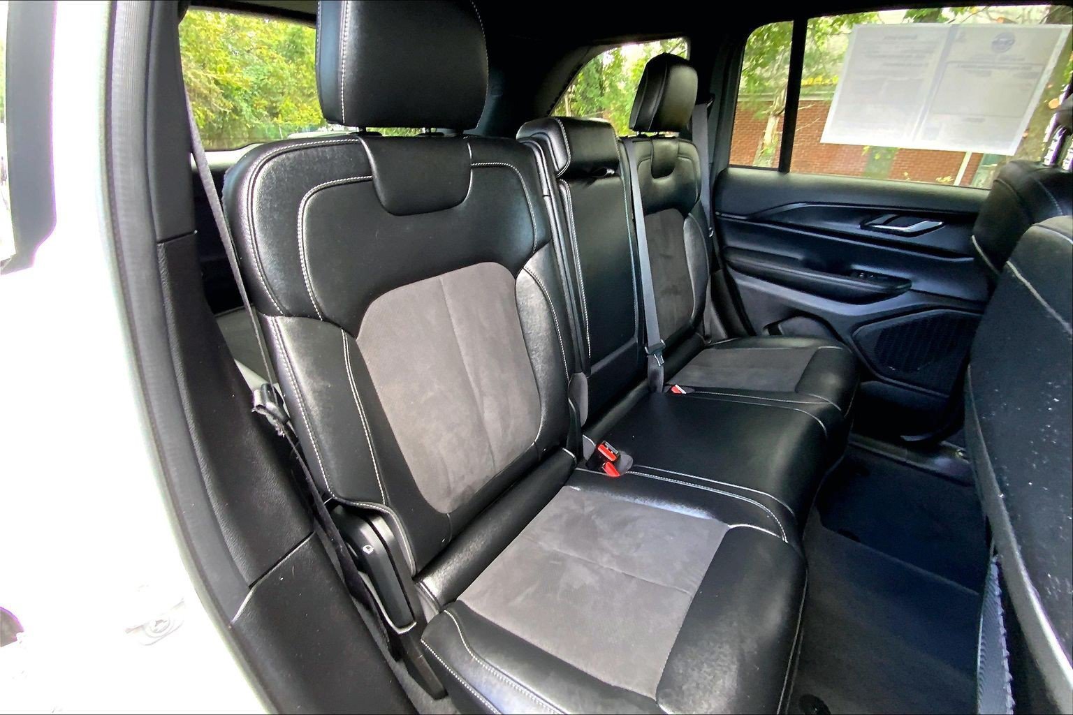 Certified 2024 Jeep Grand Cherokee Altitude AWD/4WD image 18