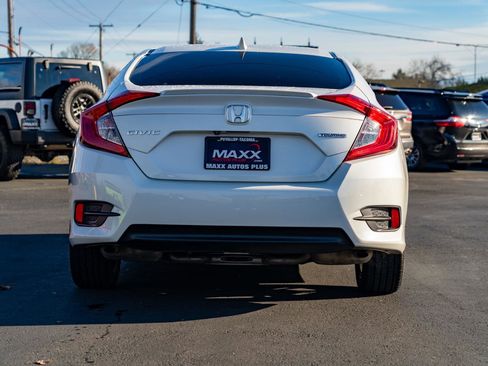 Used 2016 Honda Civic Touring image 12