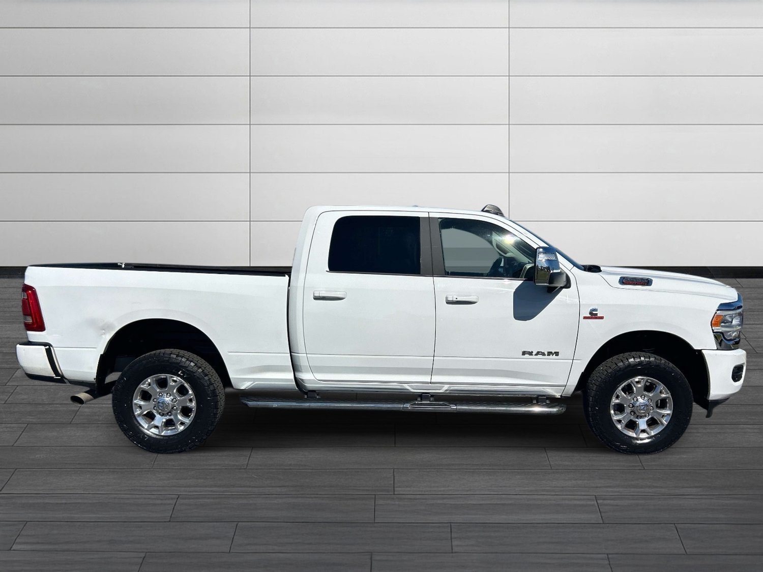 Used 2024 RAM 2500 Laramie w/ Towing Technology Group AWD/4WD image 2