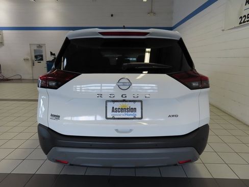 Used 2023 Nissan Rogue S image 32