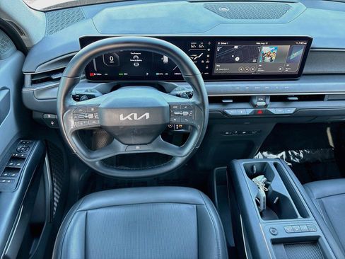 Used 2024 Kia EV9 Light Long Range RWD image 22
