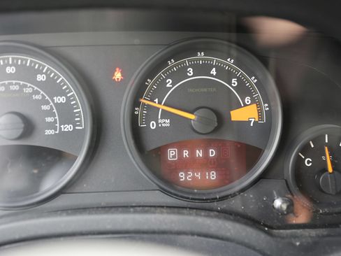 Used 2014 Jeep Patriot Latitude AWD/4WD image 31
