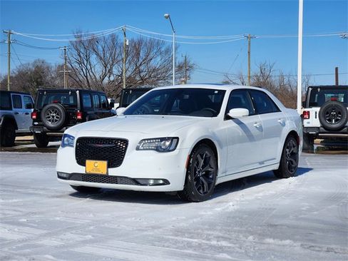 Used 2023 Chrysler 300 S image 3