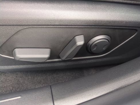 New 2026 Hyundai Elantra Limited FWD image 21
