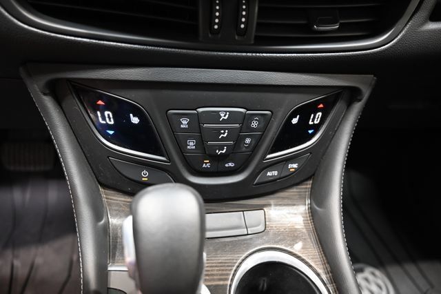 Used 2020 Buick Envision Essence AWD/4WD image 17