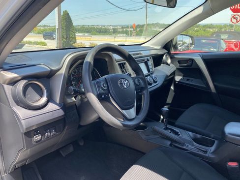 Used 2015 Toyota RAV4 LE FWD image 11