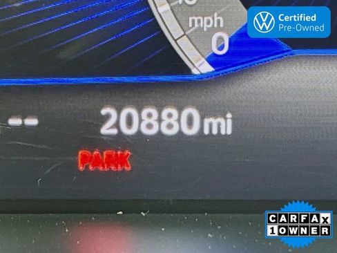 Used 2024 Volkswagen Tiguan SE image 13