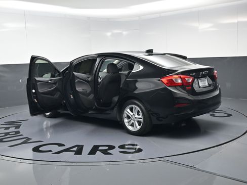 Used 2018 Chevrolet Cruze LT w/ Convenience Package image 28