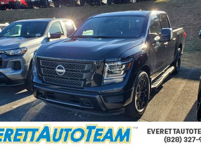Used 2023 Nissan Titan SV w/ SV Convenience Package