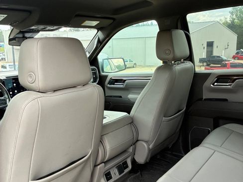 Used 2022 Chevrolet Silverado 1500 LT w/ Leather Package RWD image 25