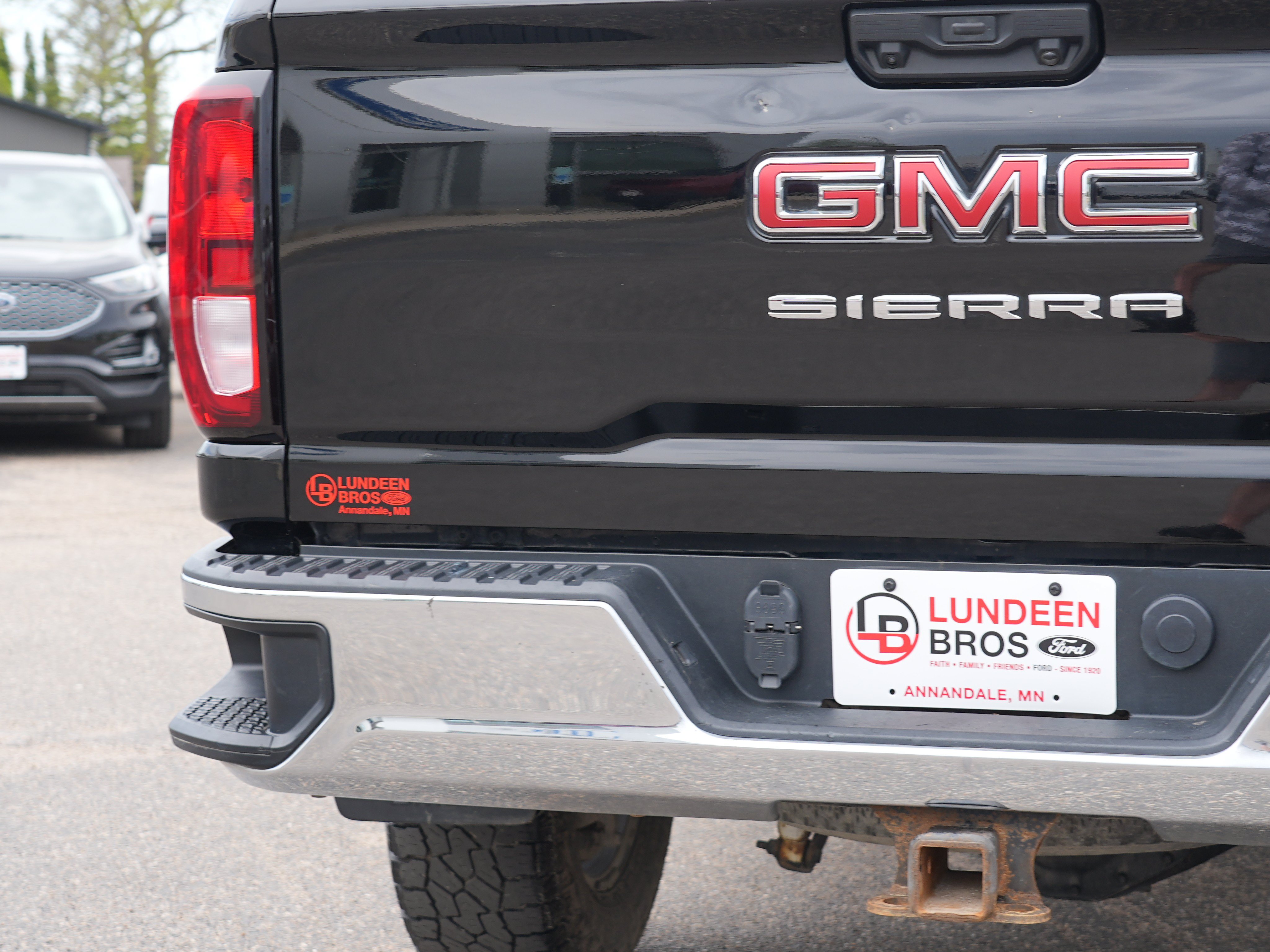 Used 2021 GMC Sierra 2500 4x4 Crew Cab w/ Convenience Package image 12