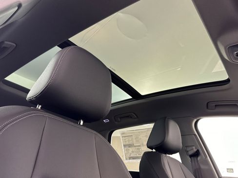 New 2025 Audi Q6 e-tron Premium image 16