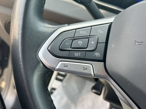 Used 2025 Volkswagen Jetta Sport FWD image 41