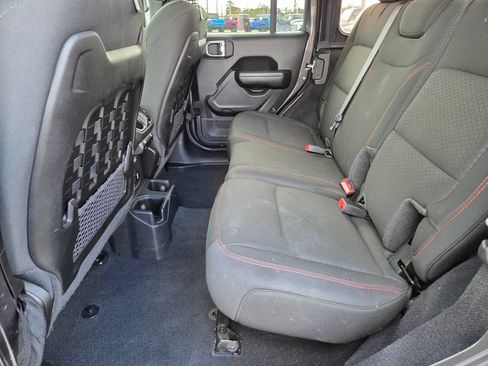Used 2022 Jeep Wrangler Unlimited Rubicon AWD/4WD image 19