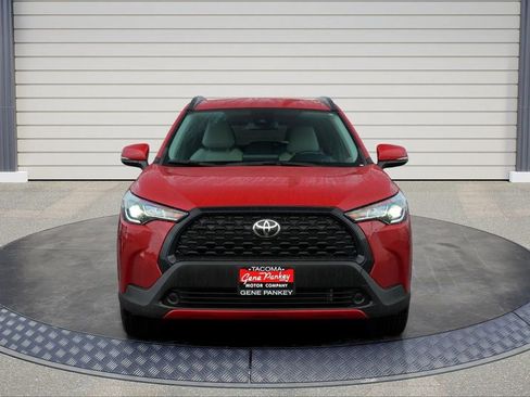Used 2022 Toyota Corolla Cross LE image 2