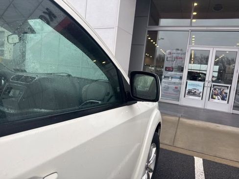 Used 2014 Dodge Journey SXT w/ Flexible Seating Group image 29