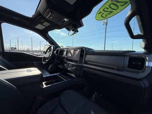 Used 2025 Ford F450 Platinum image 28