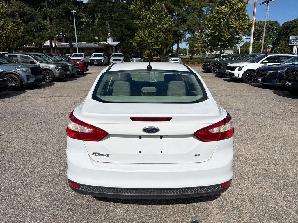 Used 2012 Ford Focus SE FWD image 6
