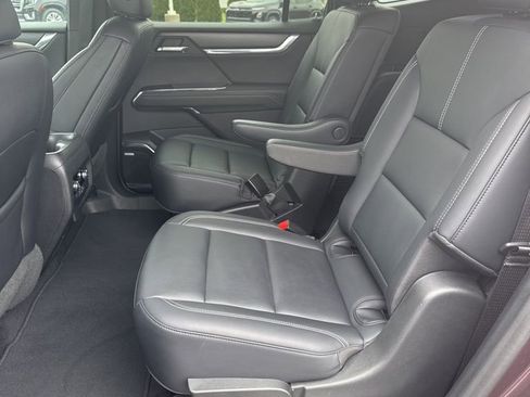 Used 2024 GMC Acadia Elevation image 37