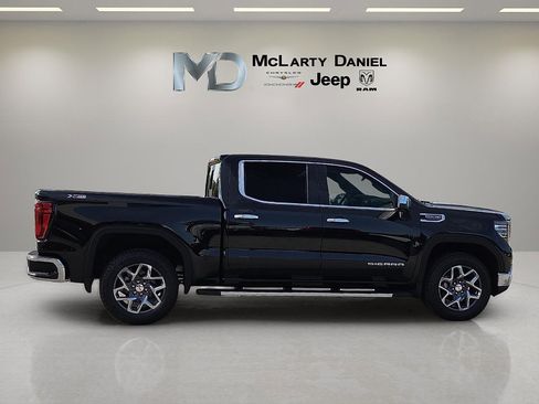 Used 2026 GMC Sierra 1500 SLT w/ SLT Premium Package image 6