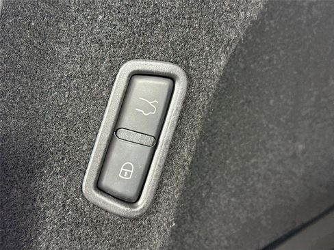 Used 2022 Maserati Levante GT image 40