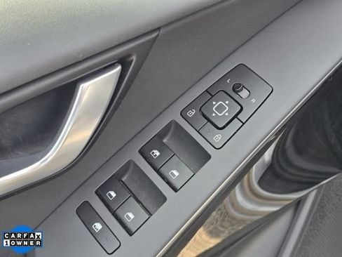 Used 2023 Kia Niro EX FWD image 16