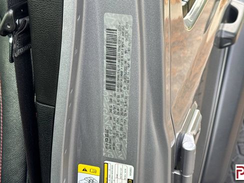 Used 2019 Jeep Wrangler Unlimited Sport S AWD/4WD image 35