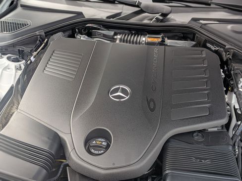 Used 2025 Mercedes-Benz E 450 4MATIC Sedan image 40