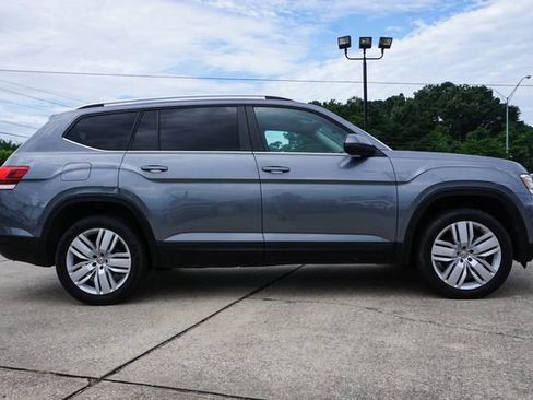 Used 2019 Volkswagen Atlas SE w/ Panoramic Sunroof Package FWD image 3