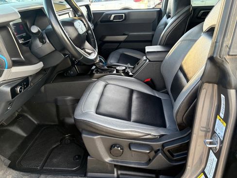 Used 2023 Ford Bronco Black Diamond w/ Sasquatch Package image 35