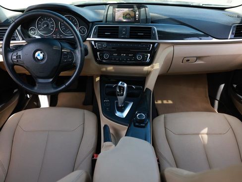 Used 2017 BMW 320i xDrive Sedan AWD/4WD image 2