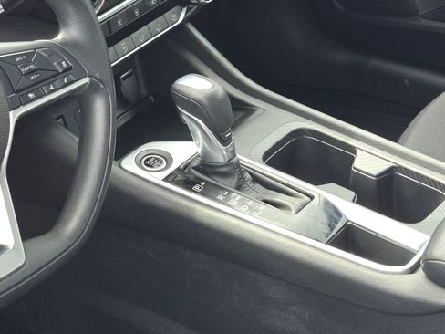 Used 2024 Nissan Sentra SV FWD image 24