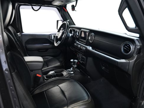 Used 2018 Jeep Wrangler Unlimited Sahara w/ Safety Group AWD/4WD image 33