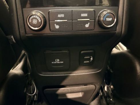 Used 2018 GMC Acadia Denali w/ Technology Package image 19