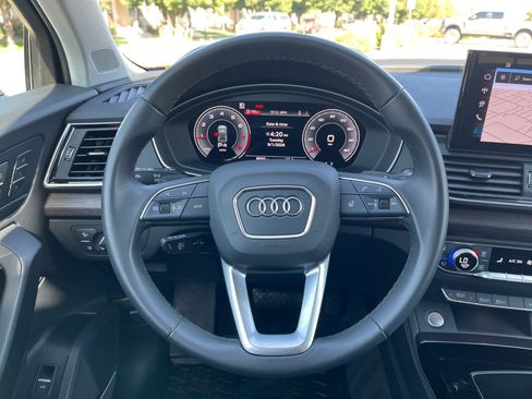 Used 2025 Audi Q5 2.0T Premium Plus w/ Premium Plus Package AWD/4WD image 9