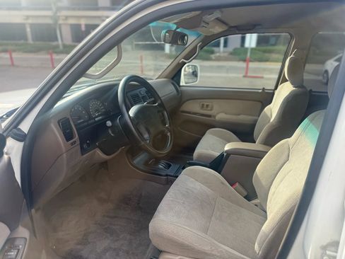 Used 2000 Toyota 4Runner SR5 image 13