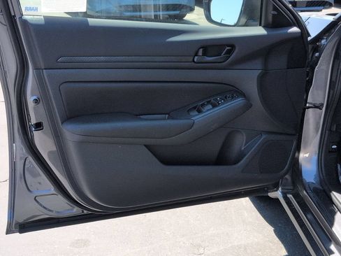 Used 2025 Nissan Altima 2.5 S FWD image 25