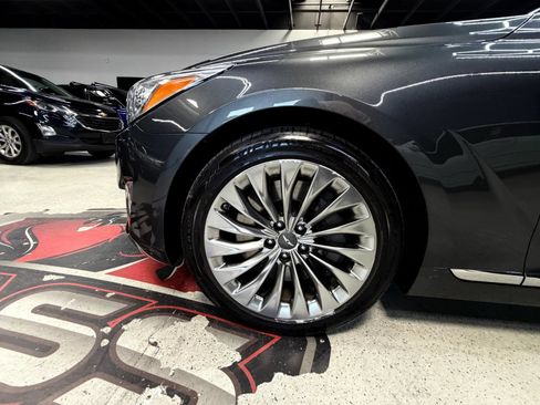 Used 2018 Genesis G90 3.3T Premium RWD image 20