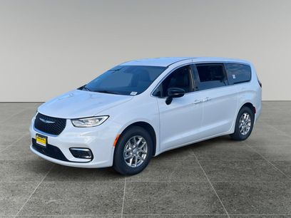 New 2026 Chrysler Pacifica Select