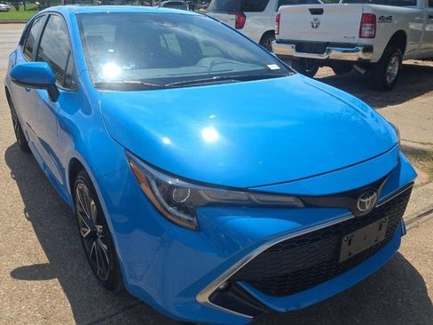 Used 2019 Toyota Corolla XSE FWD image 2