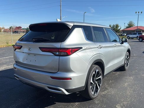 Used 2024 Mitsubishi Outlander SE Black Edition image 7