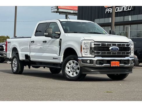 Used 2024 Ford F250 XLT image 2