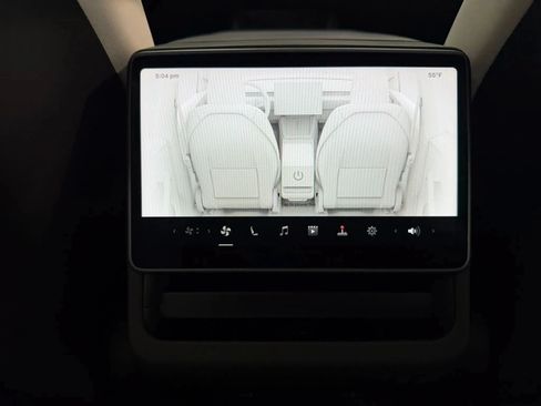 Used 2026 Tesla Model Y AWD image 19